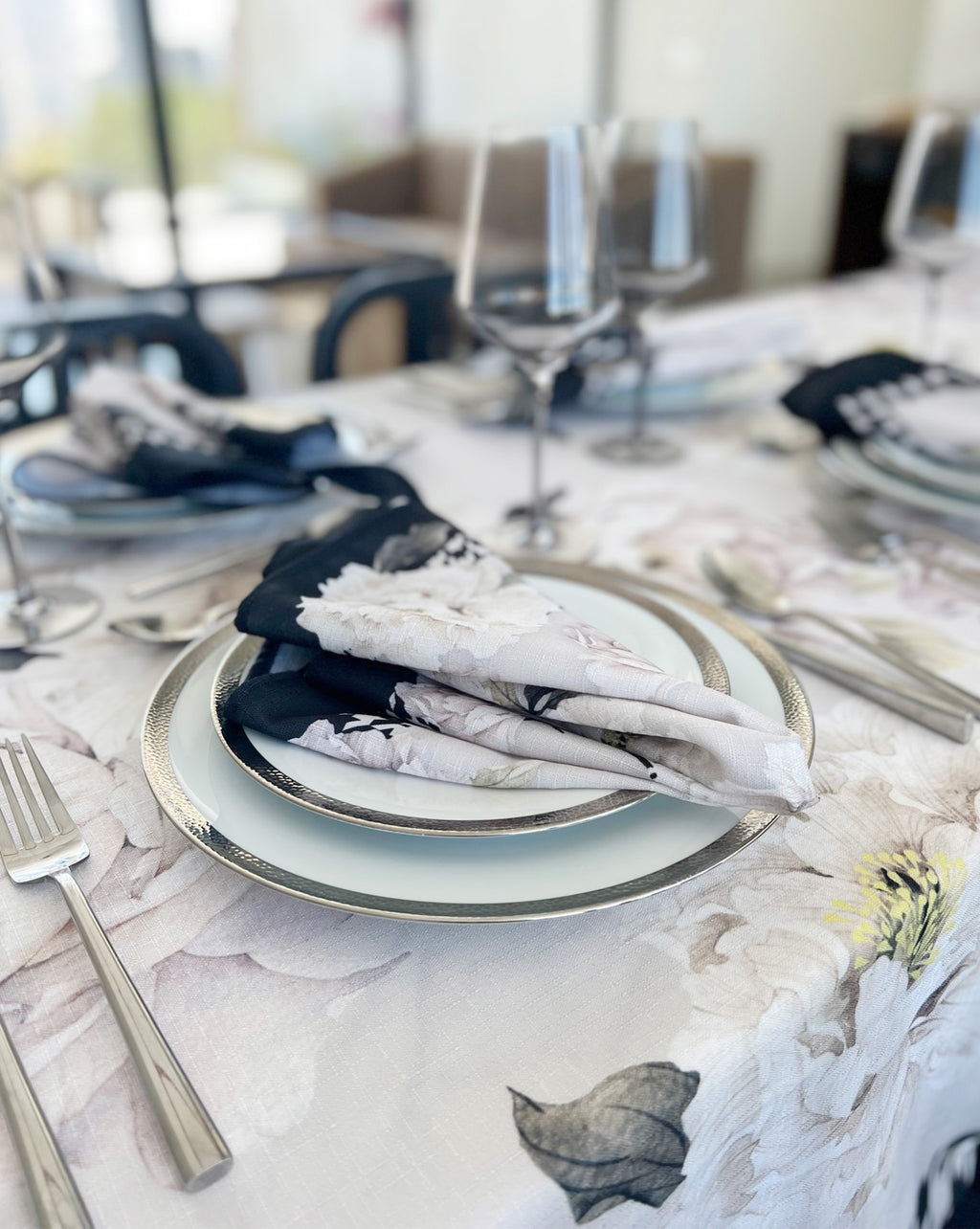Peony Easy-Care Tablecloth