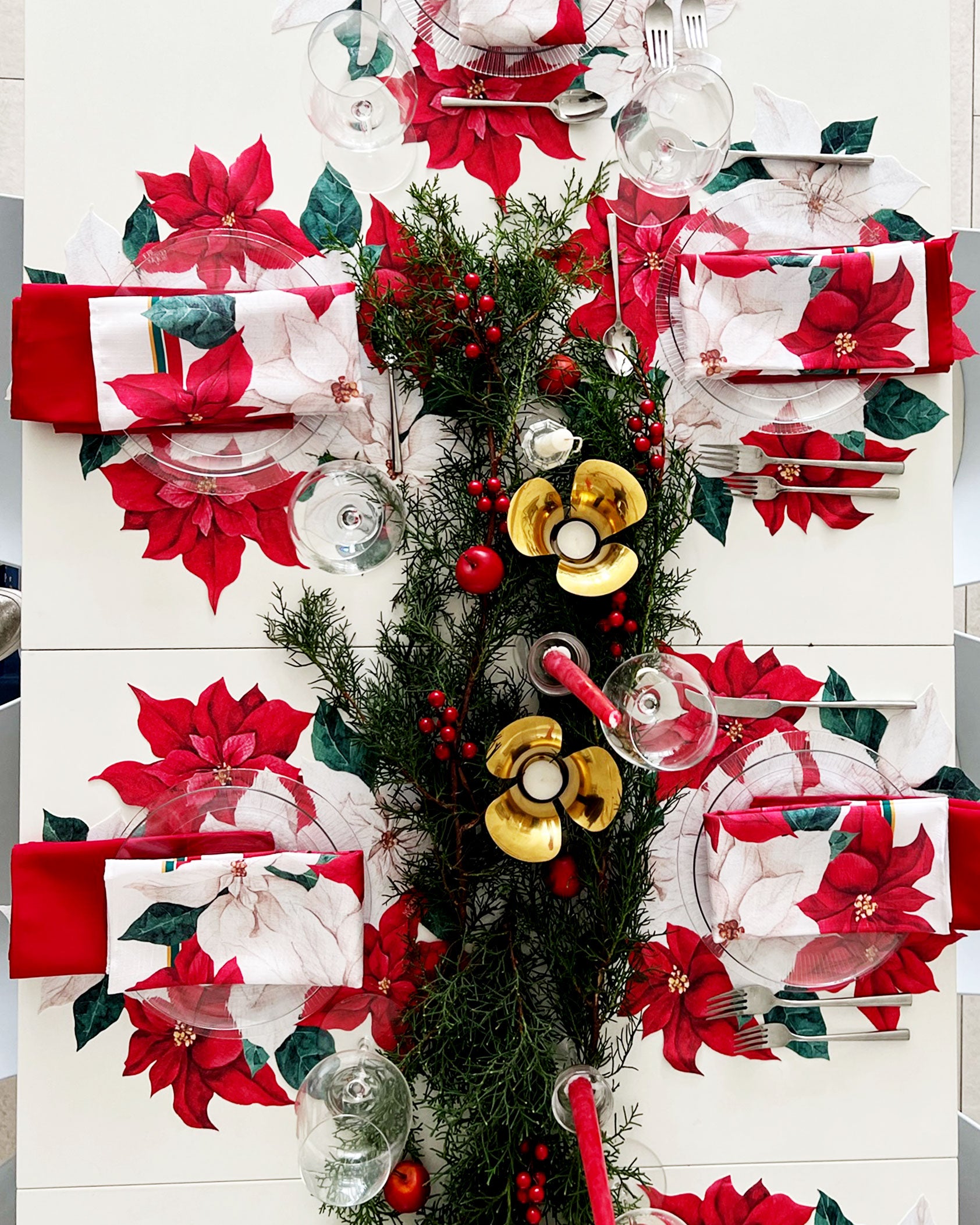 Poinsettia Easy-Care Napkins (set of 6)