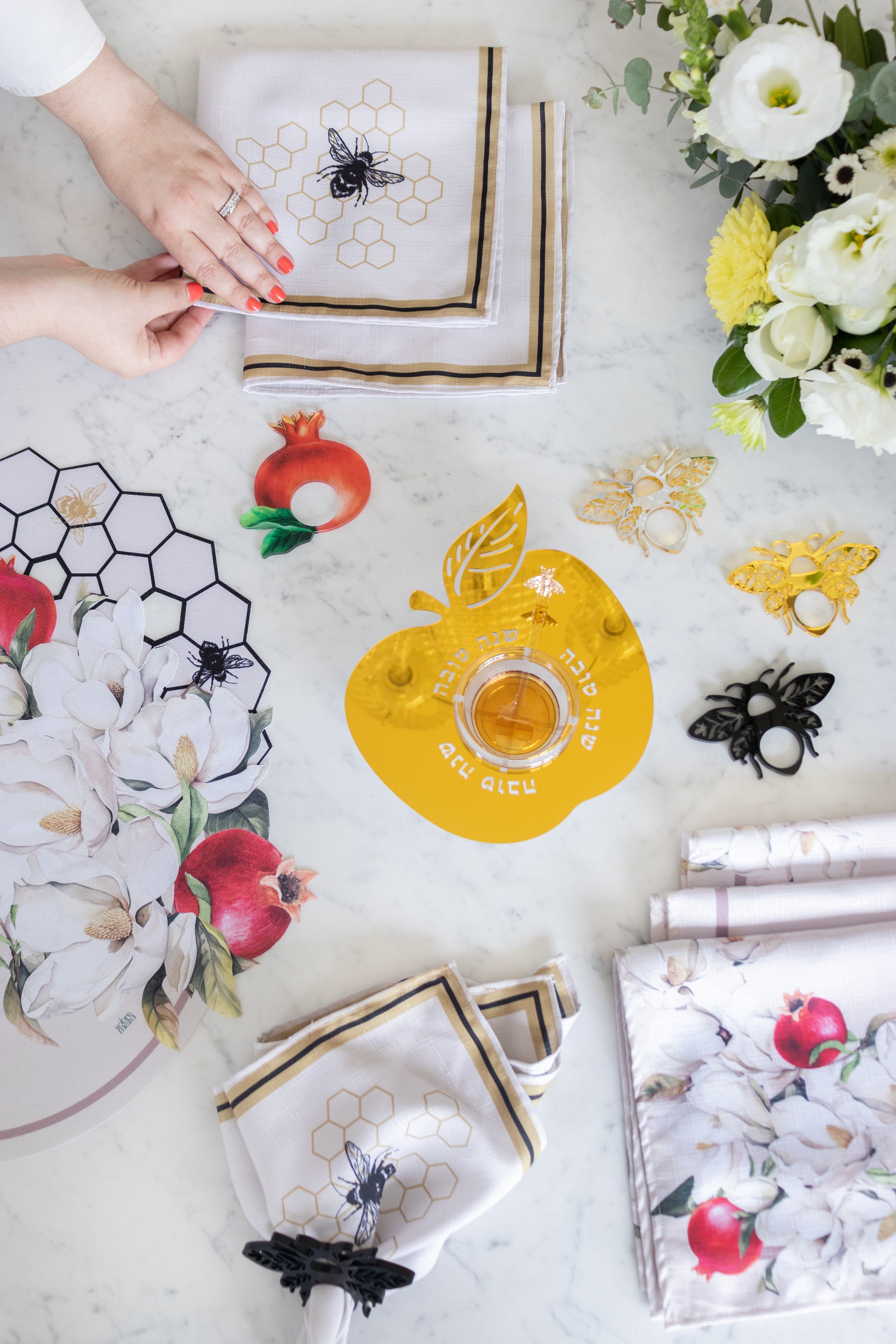 Bee Acrylic Napkin Rings (set of 6)